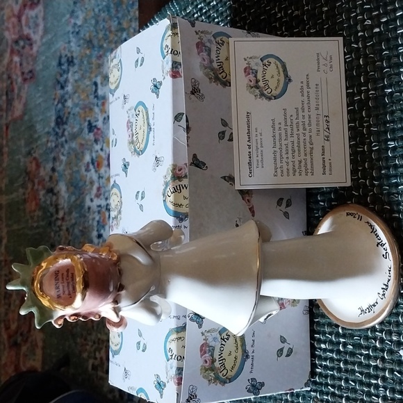 Clayworks Harmony Mandolene Statue of Liberty figurine cream gold pink green - Picture 5 of 8